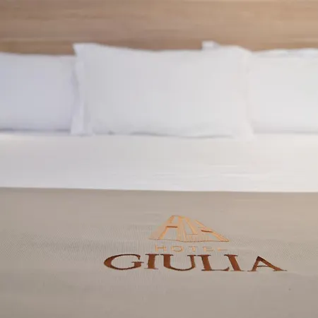 Giulia Center 4*