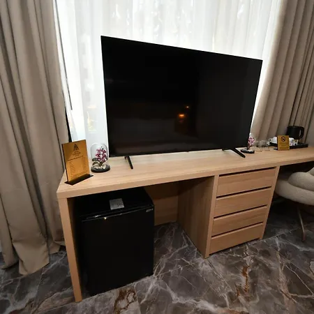 Giulia Center 4* Tirana